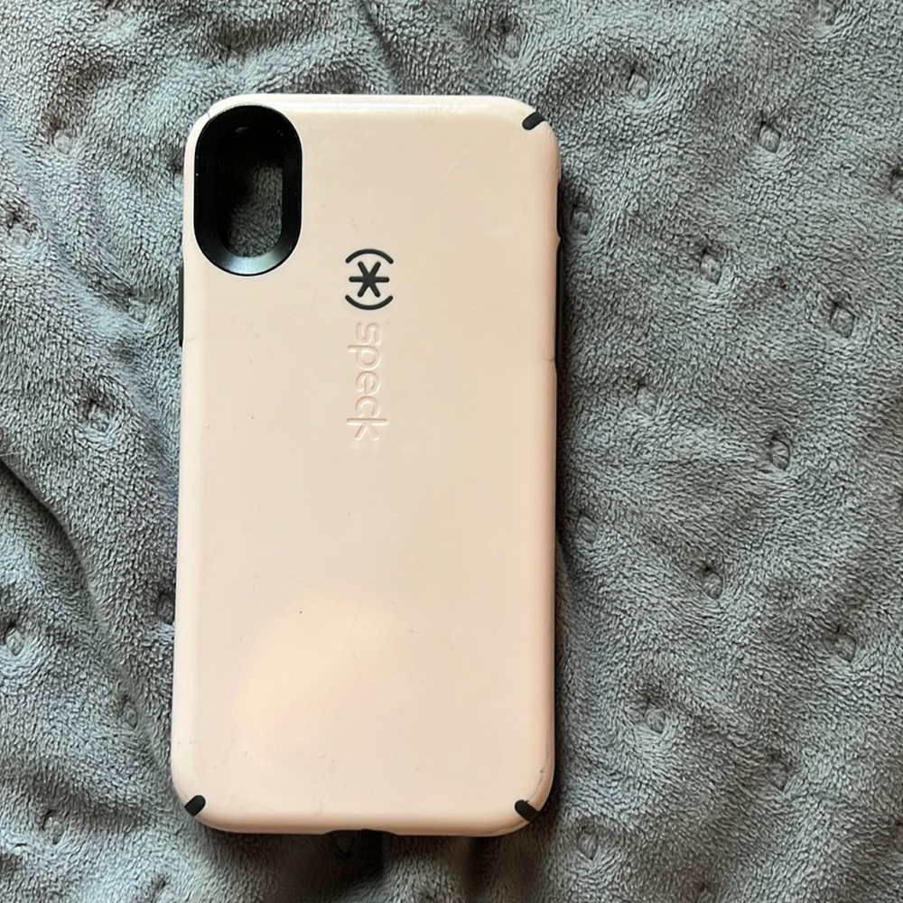 iphone XR pink speck case